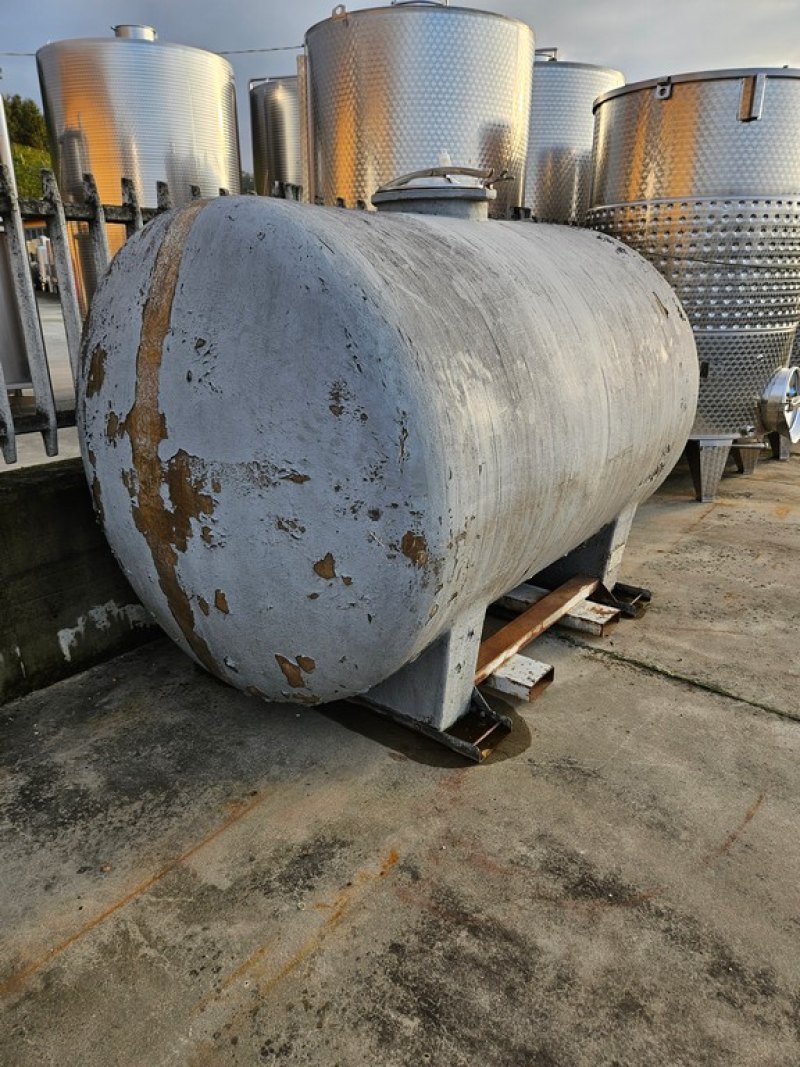 FIBERGLASS TANK FOR CARRIAGE FIRM GIGUA, CAPACITY LITERS 4000 (HL 40) ABOUT, SECOND-HAND EQUIPMENT