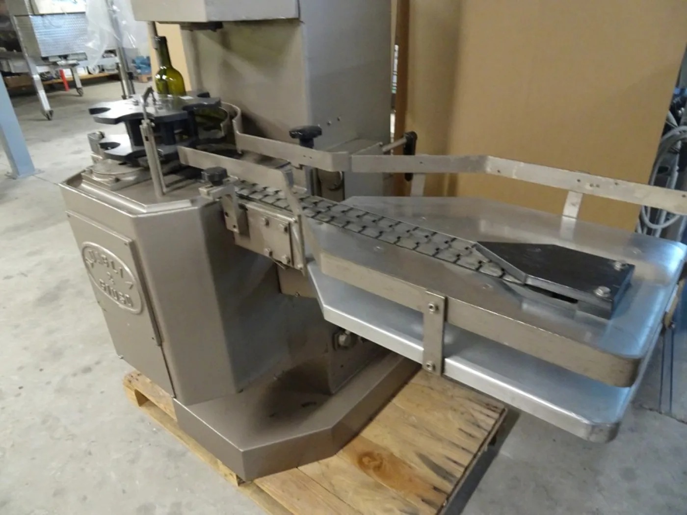 AUTOMATIC CORKING MACHINE FIRM QUAGLIA AND GIUSO, SINGLE HEAD FOR NATURAL CORK, SECOND-HAND MACHINE - 5