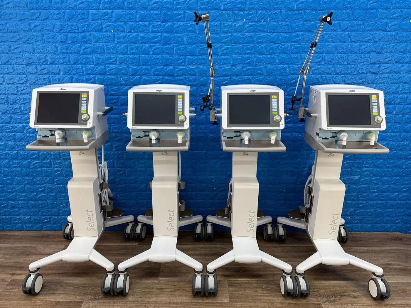 Drager Savina 300 Ventilator with low working Hours YOM: 2020 - 1