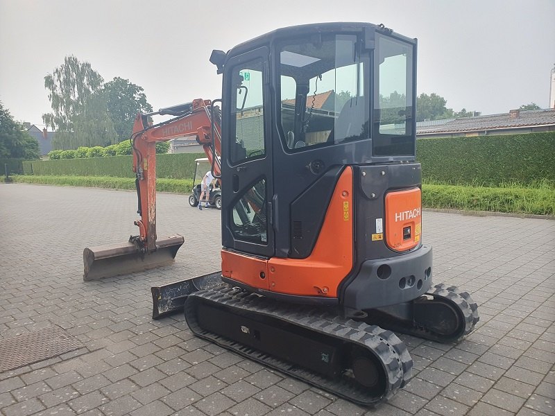 Hitachi ZX33U -5A CLR .