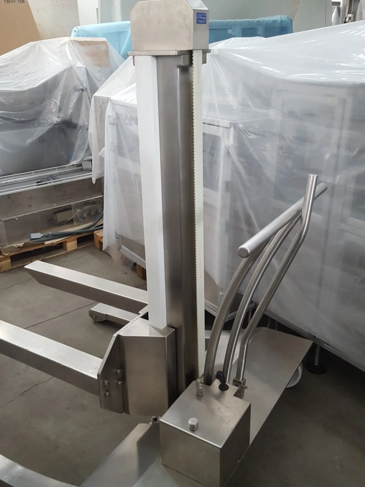 CARRELLO ELEVATORE PORTAFUSTI IDRAULICO – ISN – TECHNOLOGY - 3