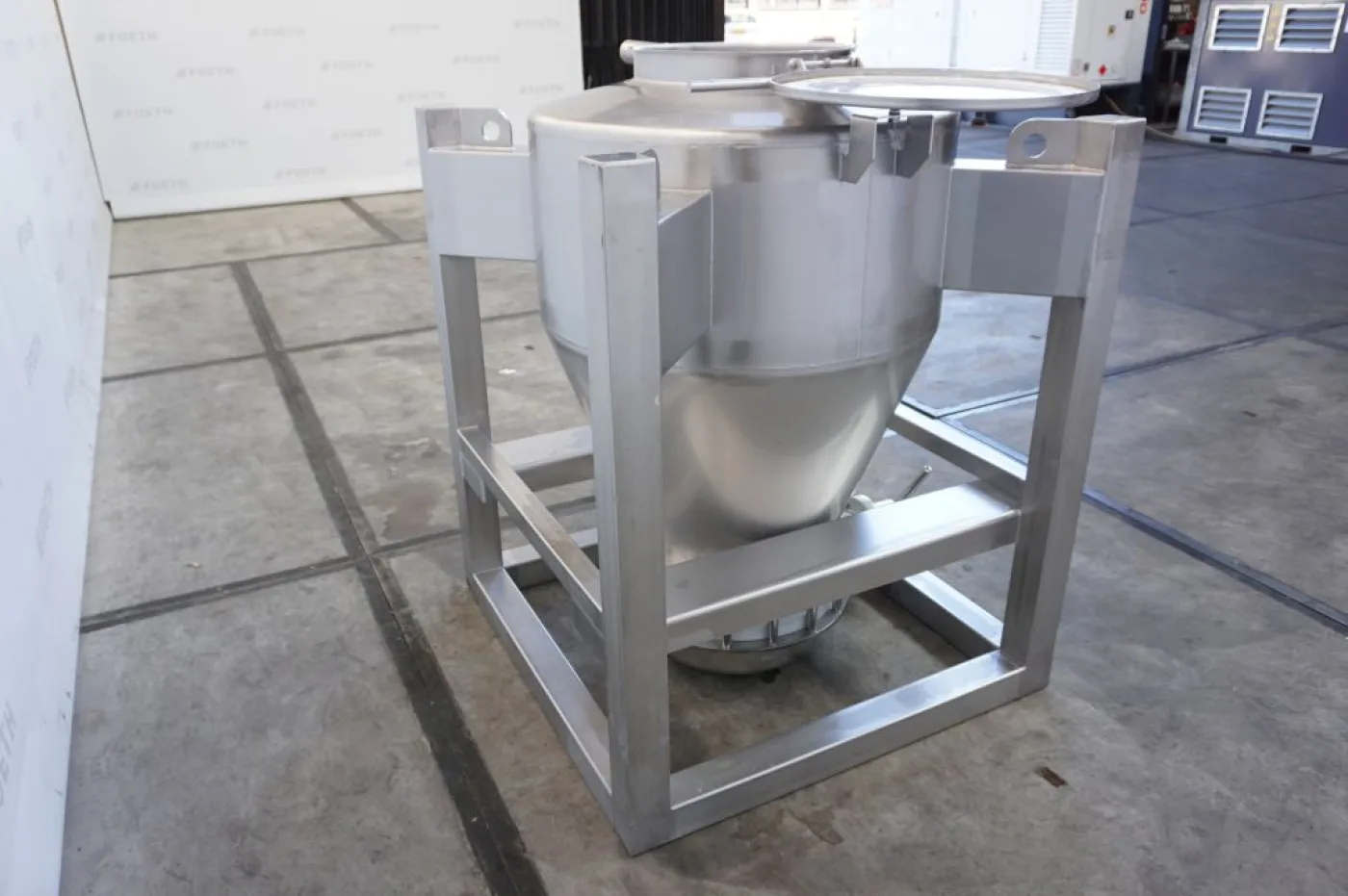 AZO D800xD400x1300H Batchtainer - Silo - 3