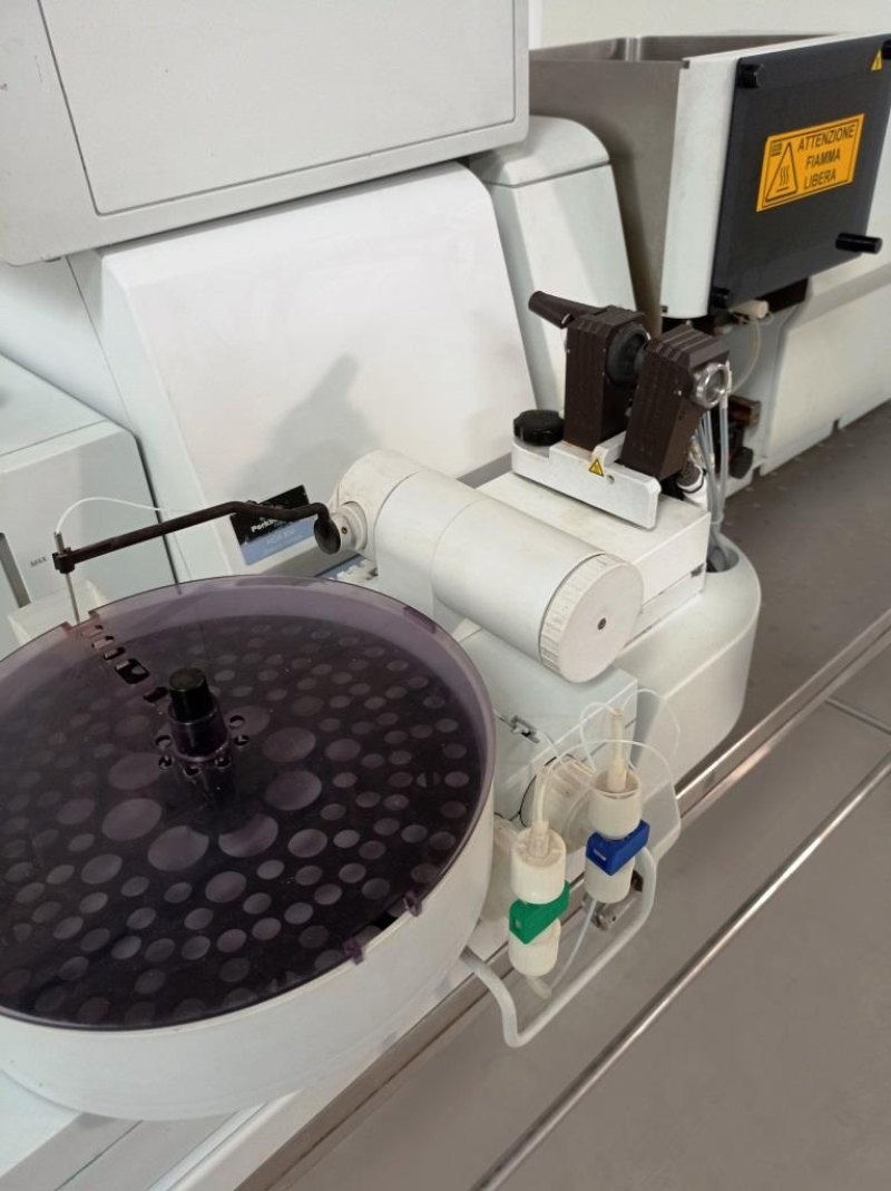 SPETTROMETRO AD ASSORBIMENTO ATOMICO – PERKIN ELMER – MOD. AANALYST 300