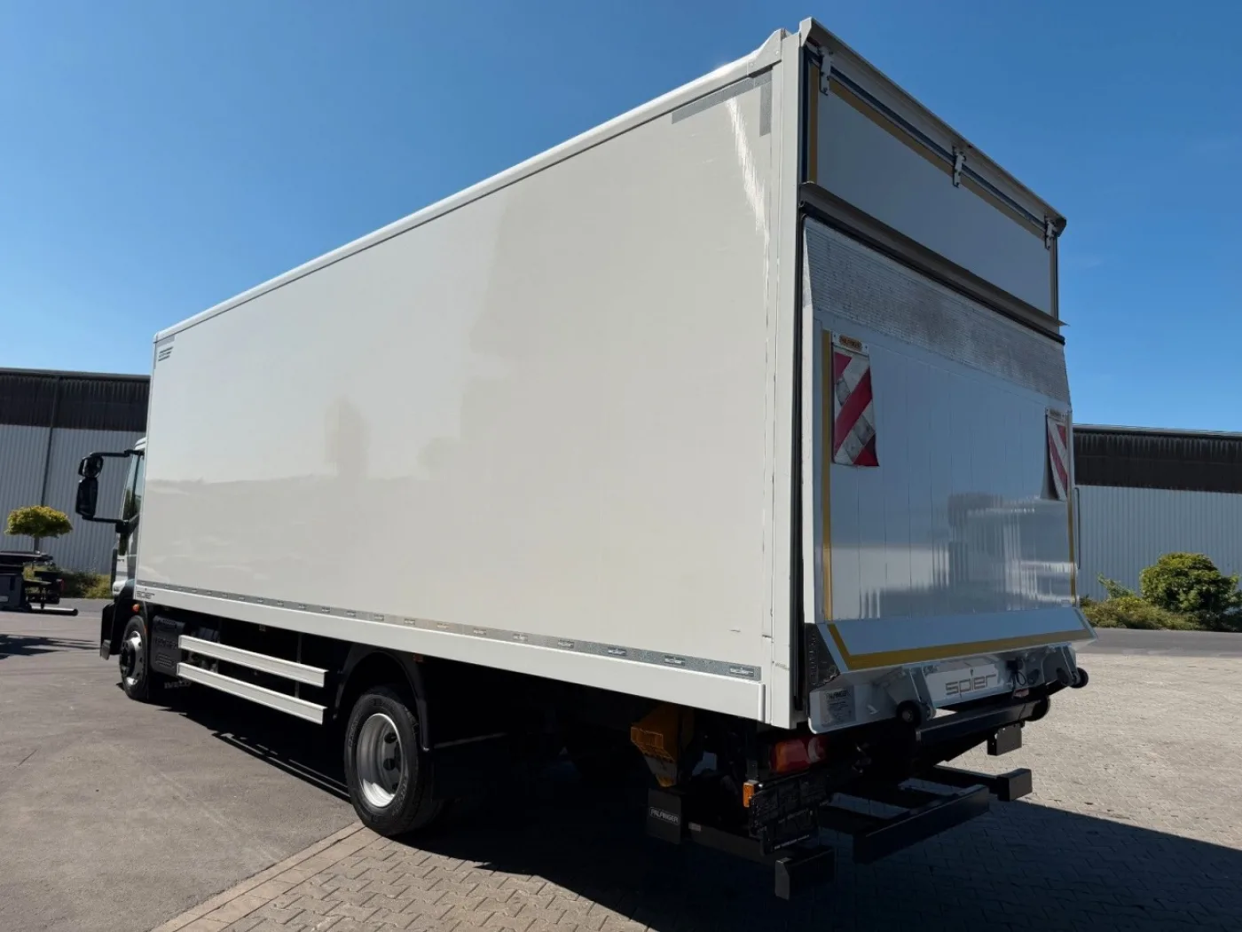 Iveco Eurocargo ML120E25 LBW PAlfinger 1.500kg 3 Sitze - 7