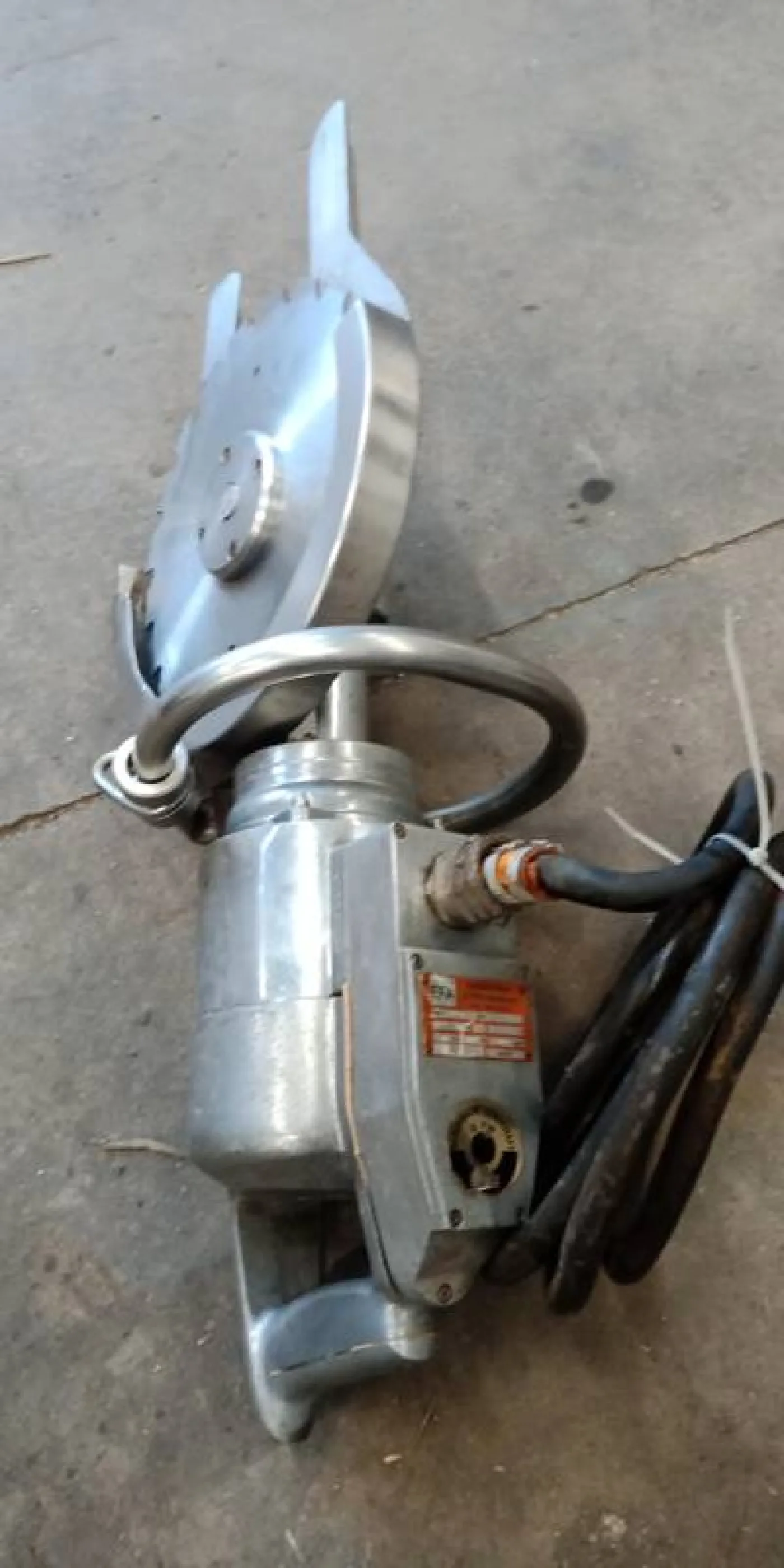 Circular saw for legs and horns - 3