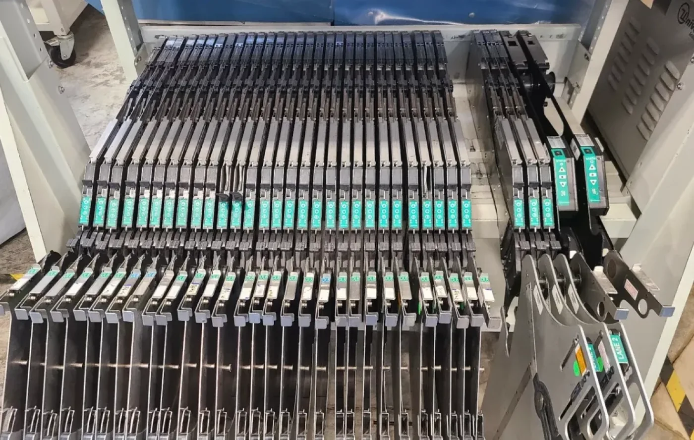 Universal GENESIS trolleys and feeders - 1