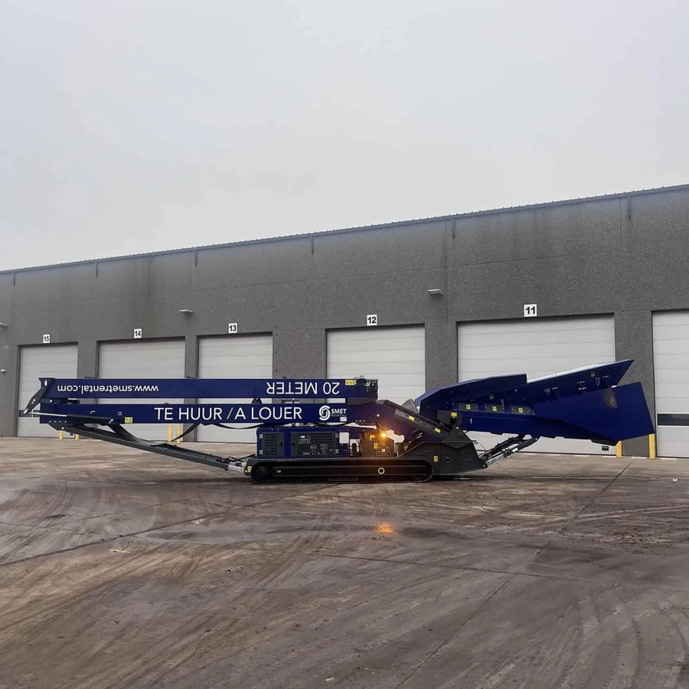 2024 Smet Machinery 20 Meter Mobile Conveyor Belt & Bunker - 2