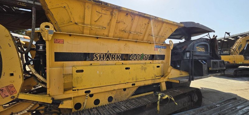 2015 TANA Shark 440DT Eco Slow-Speed Shredder