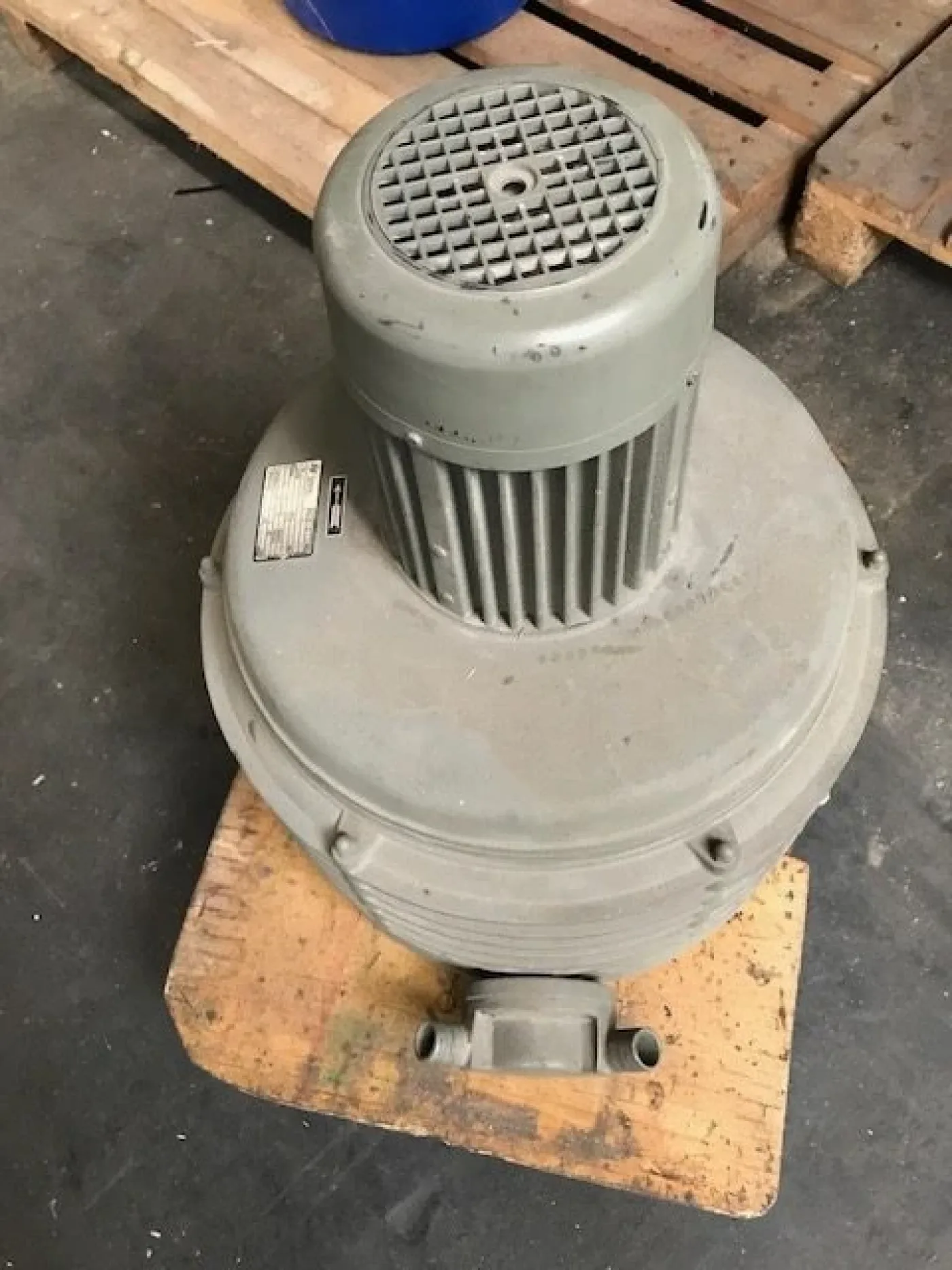 Rietschle CEV 3709-D5 vacuum pressure pump - 1
