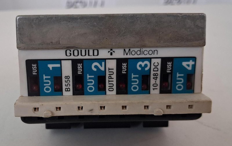 Gould Modicon B558 4-Channel Digital Output Module