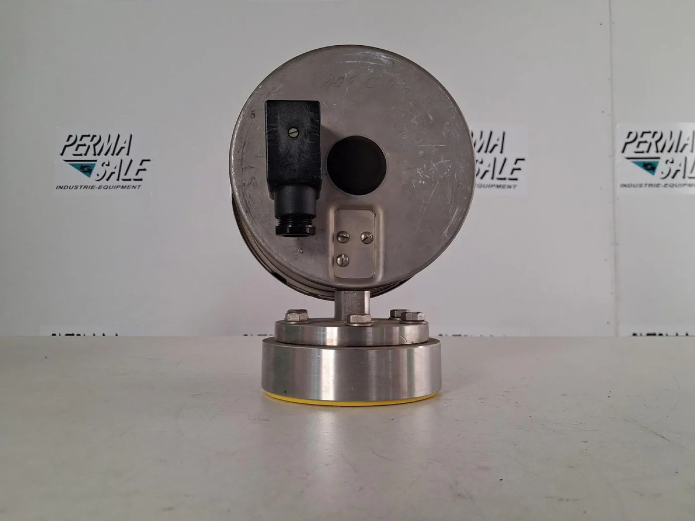 WIKA NG160 Pressure Gauge 0–10 bar with Inductive Contact - 6