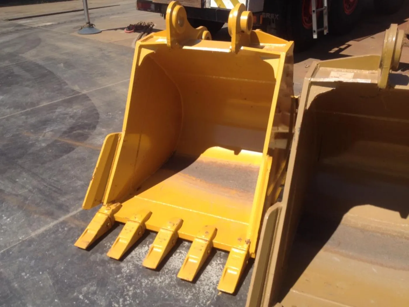 Bucket Caterpillar 325B/C/D 47 inch - 1