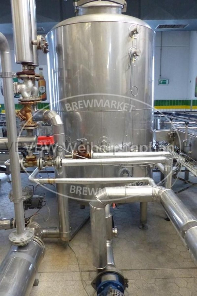 Hot water tank