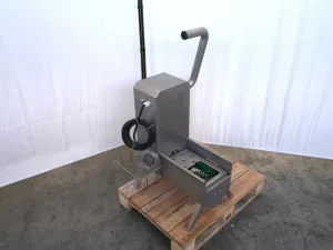 Sole cleaning machine