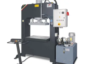 PRESSE HYDRAULIQUE “SICMI” TYPE PST 200