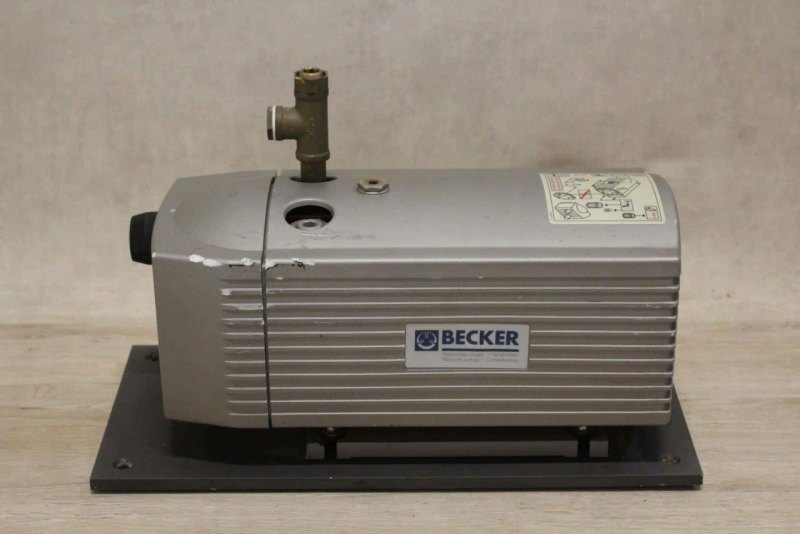Becker VT 4.16 Vacuüm Pomp