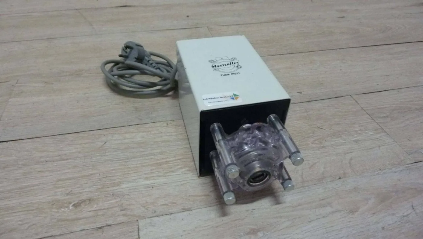 Cole-Parmer 7544-20 Pump Drive - 1