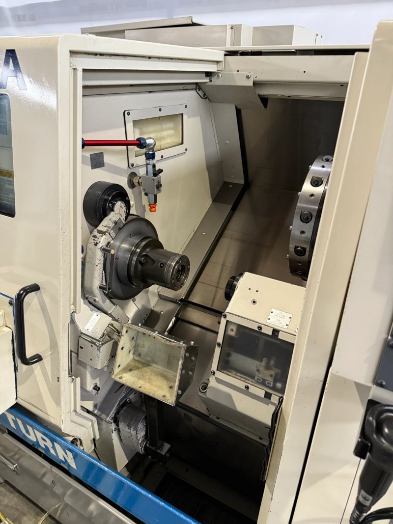 023340 - OKUMA LB 200 M