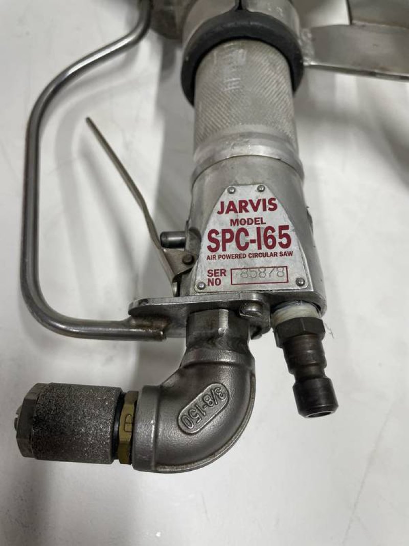 Air powered circular saw