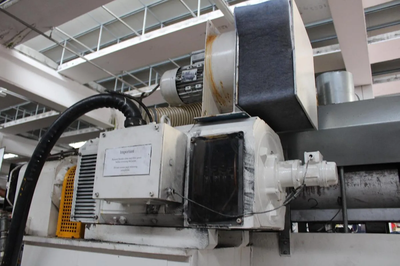 2000 BATTENFELD 90mm; L/D 30; Cambia ES0031 - 6