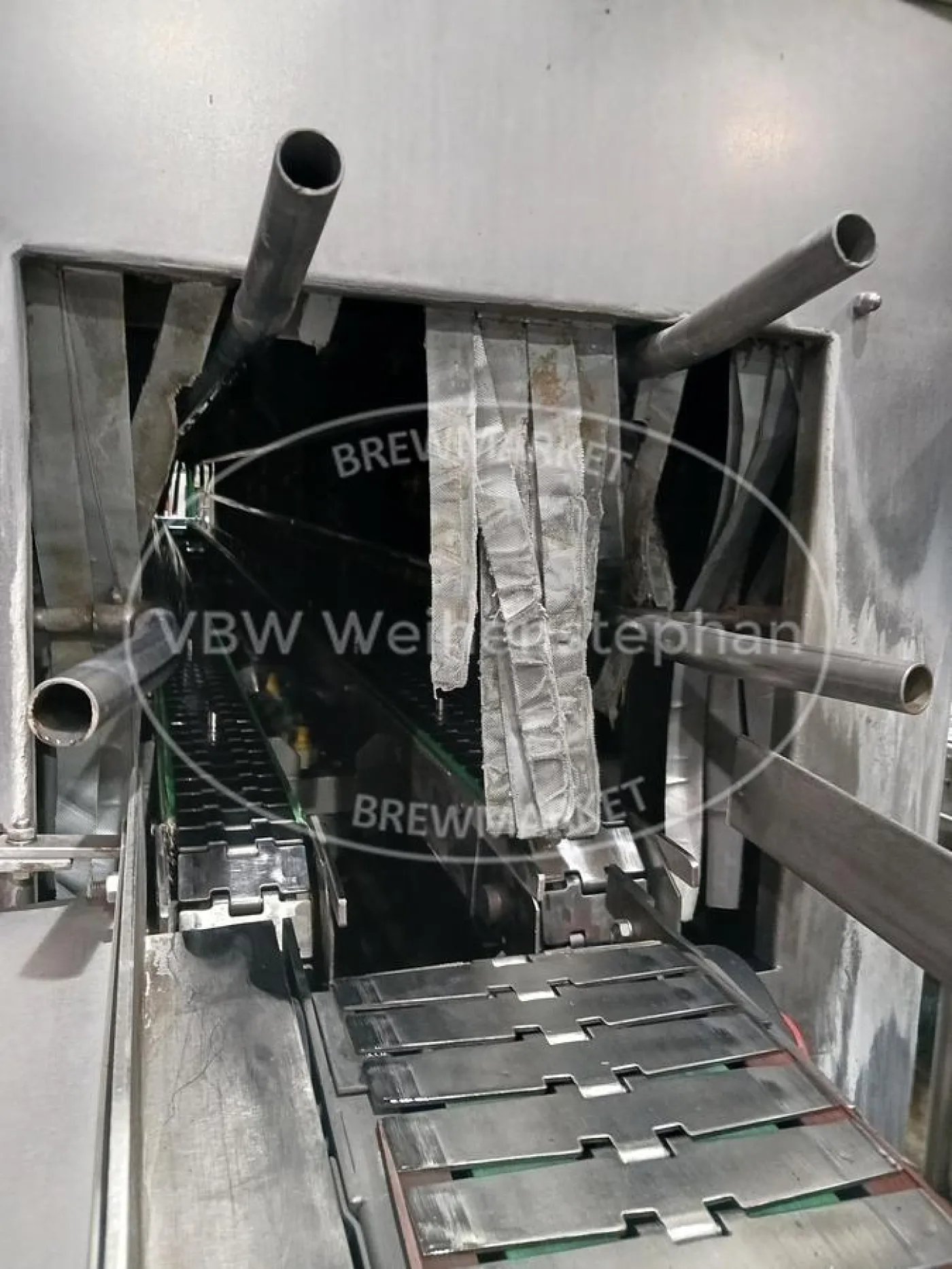 Crate cleaning system - 8