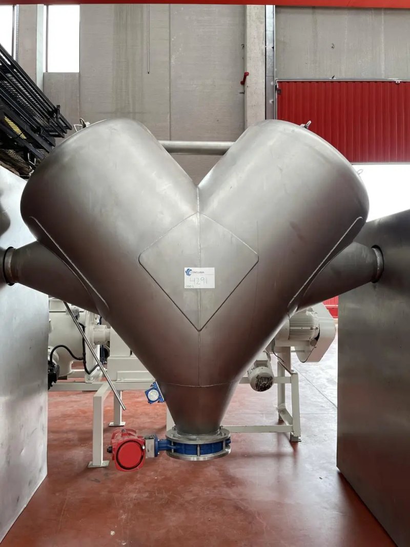 USED IPROCOMSA STAINLESS STEEL V MIXER 1000 LITERS