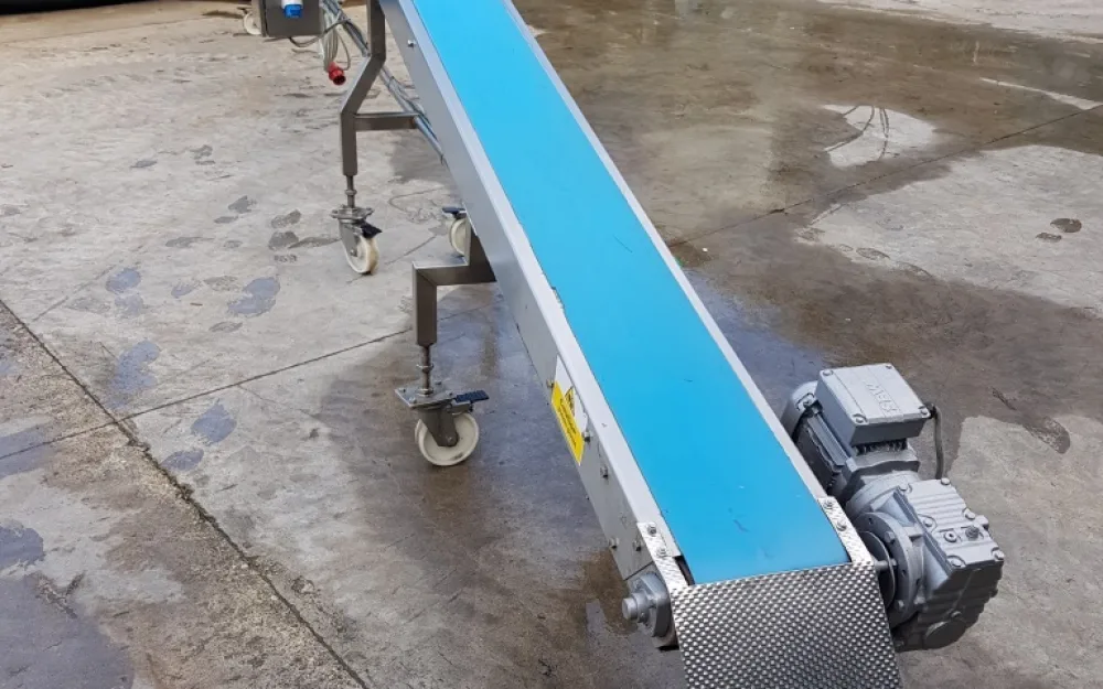 NASTRO TRASPORTATORE MOTORIZZATO – COTSWOLD MECHANICAL HANDLING