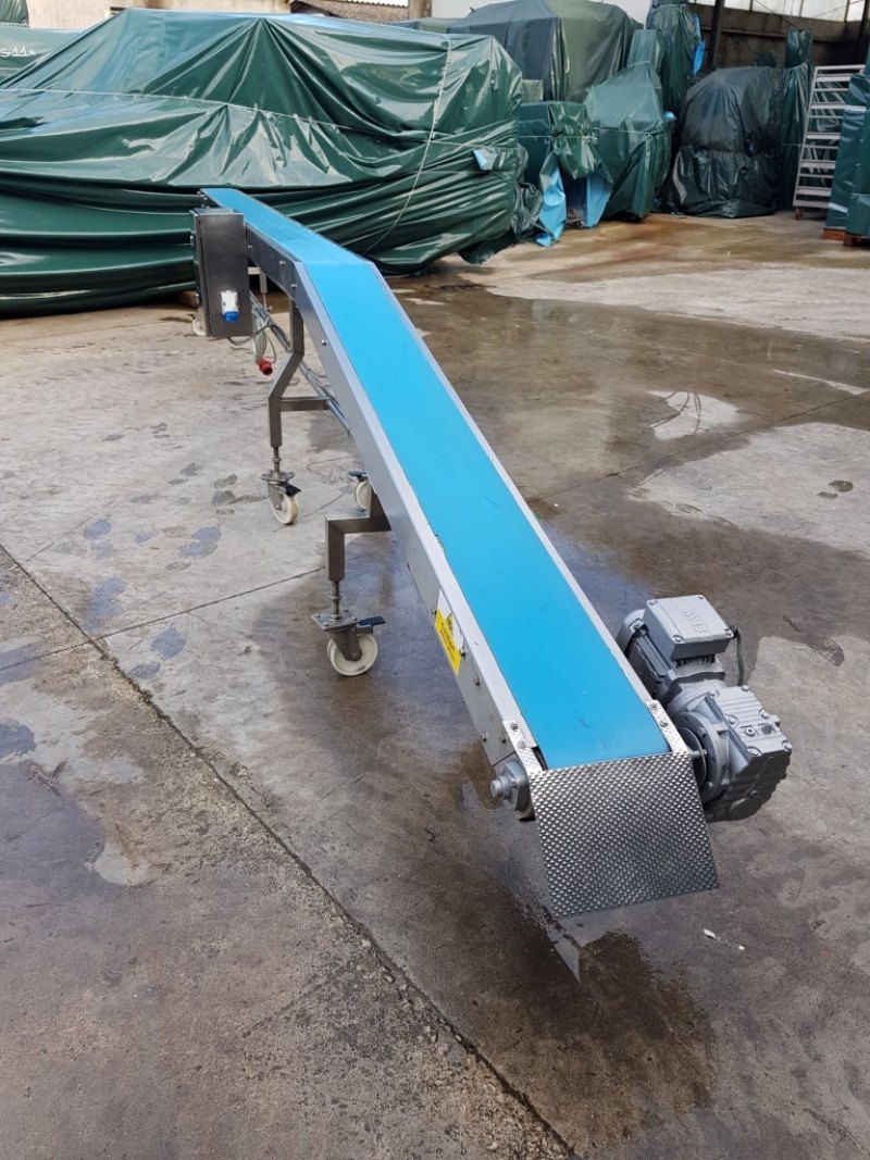 NASTRO TRASPORTATORE MOTORIZZATO – COTSWOLD MECHANICAL HANDLING
