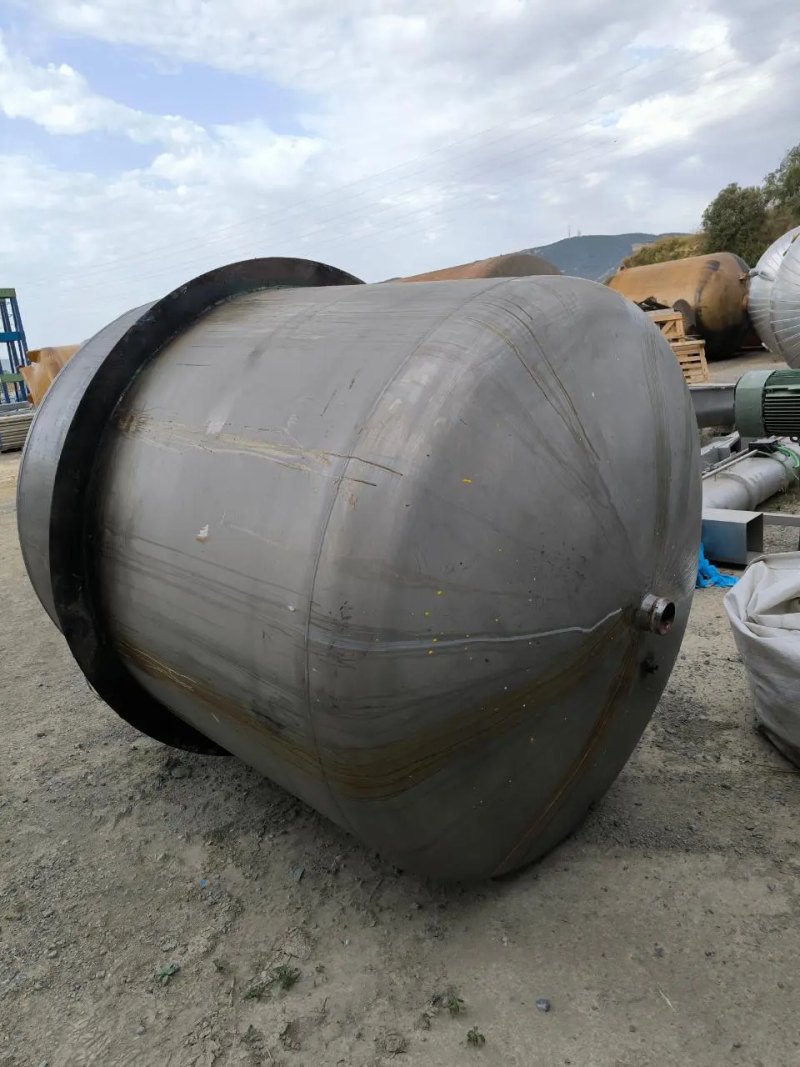 STAINLESS STEEL TANK 3,000 LITERS