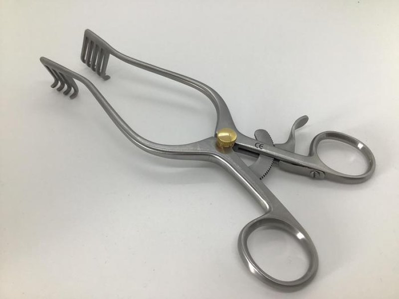 Travers Retractor 4x5 teeth 200mm