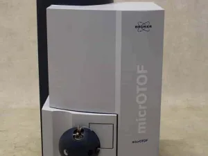 Bruker micrOTOF Massaspectrometer