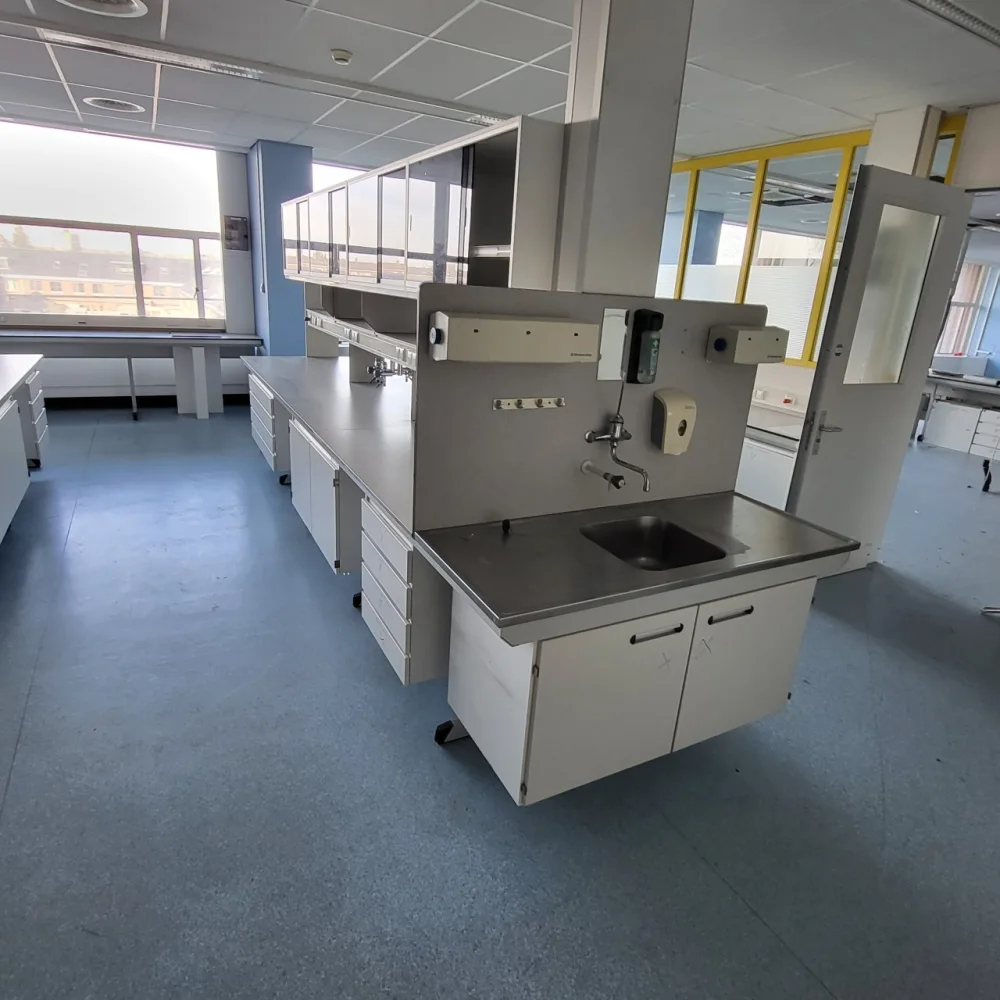 2029 - Used S+B island laboratory table (515 cm)