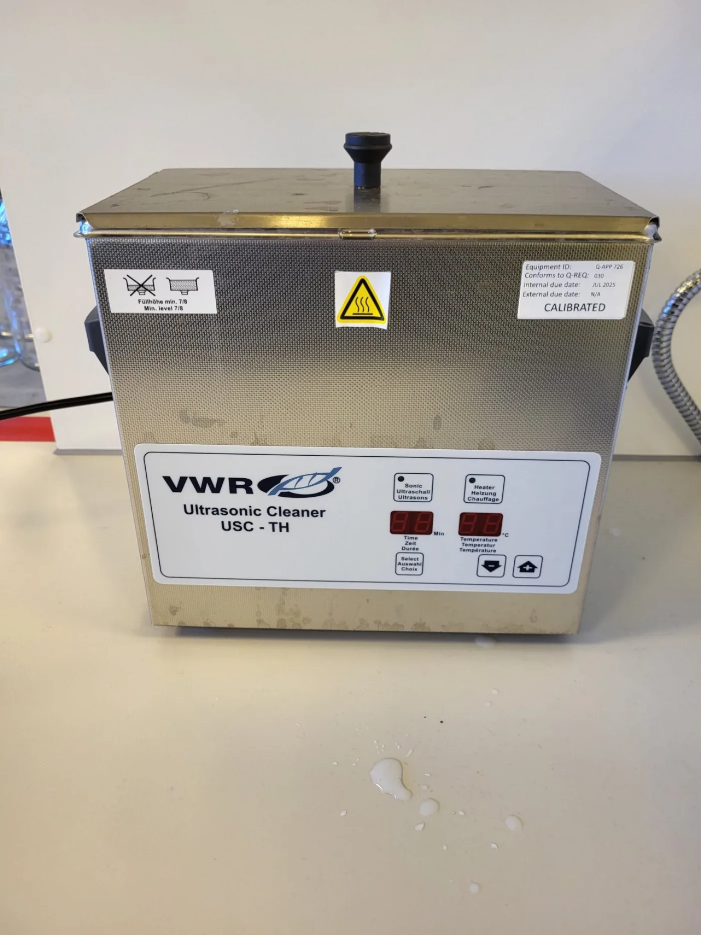 2462 - Used VWR USC 300 TH Ultrasonic Cleaning Unit - 1