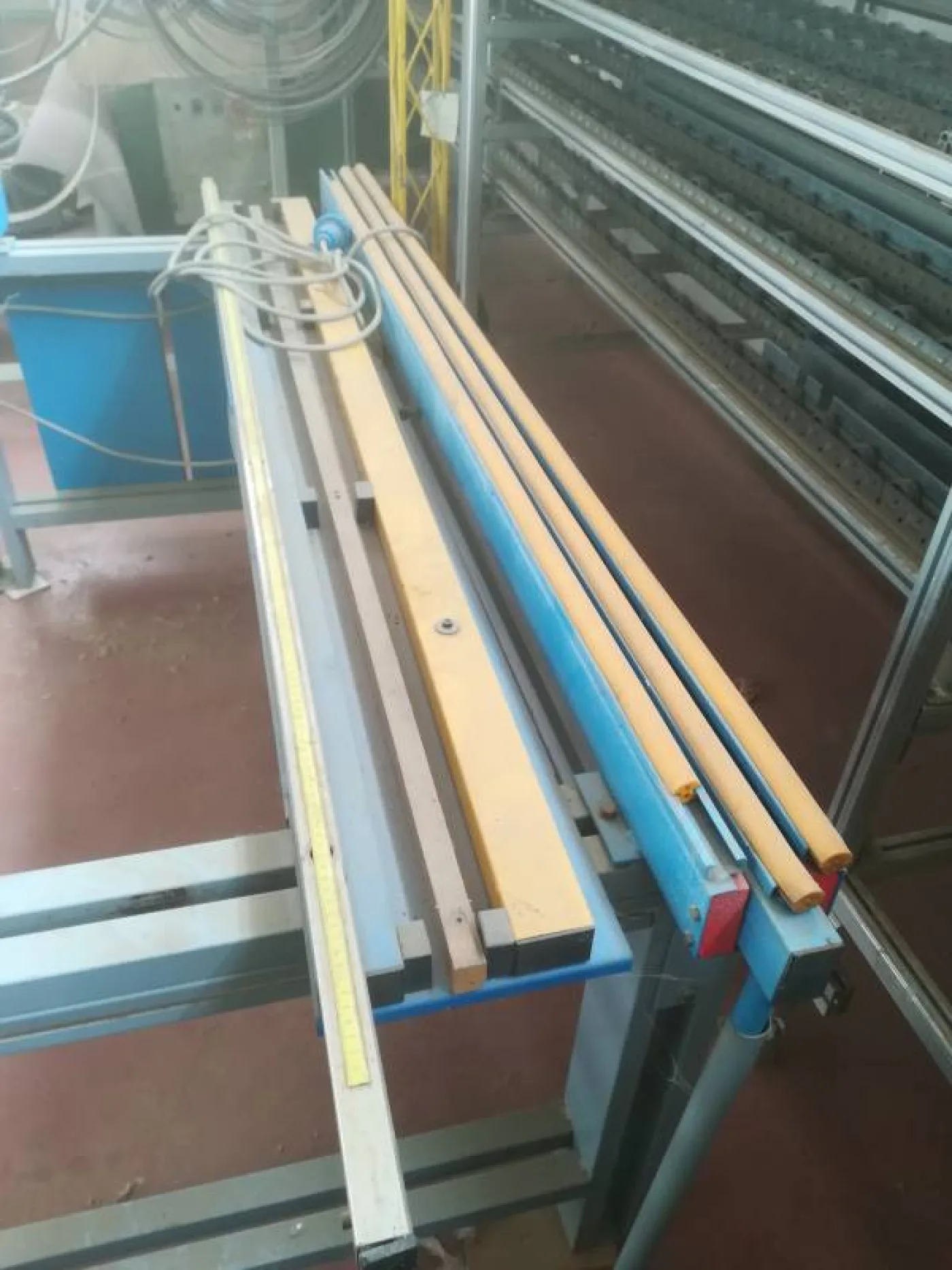 BANCO DI MONTAGGIO PER ASSEMBLAGGIO DI SERRAMENTI E DI PANNELLI IN LEGNO - 8