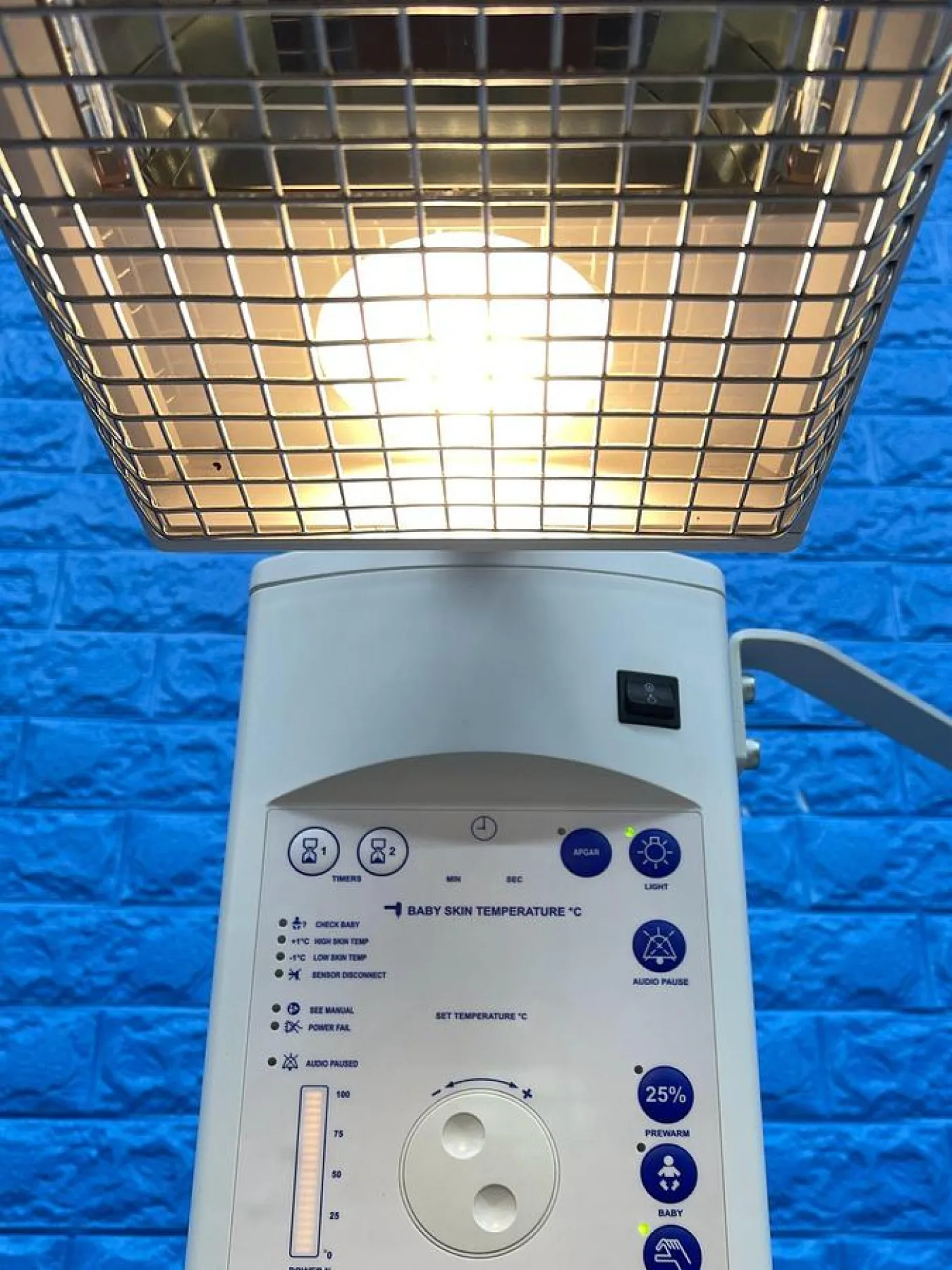 FISHER & PAYKEL Healthcare Cosy Cot, REF: IW932AEK YOM: 2016 Infant Resuscitator - 6