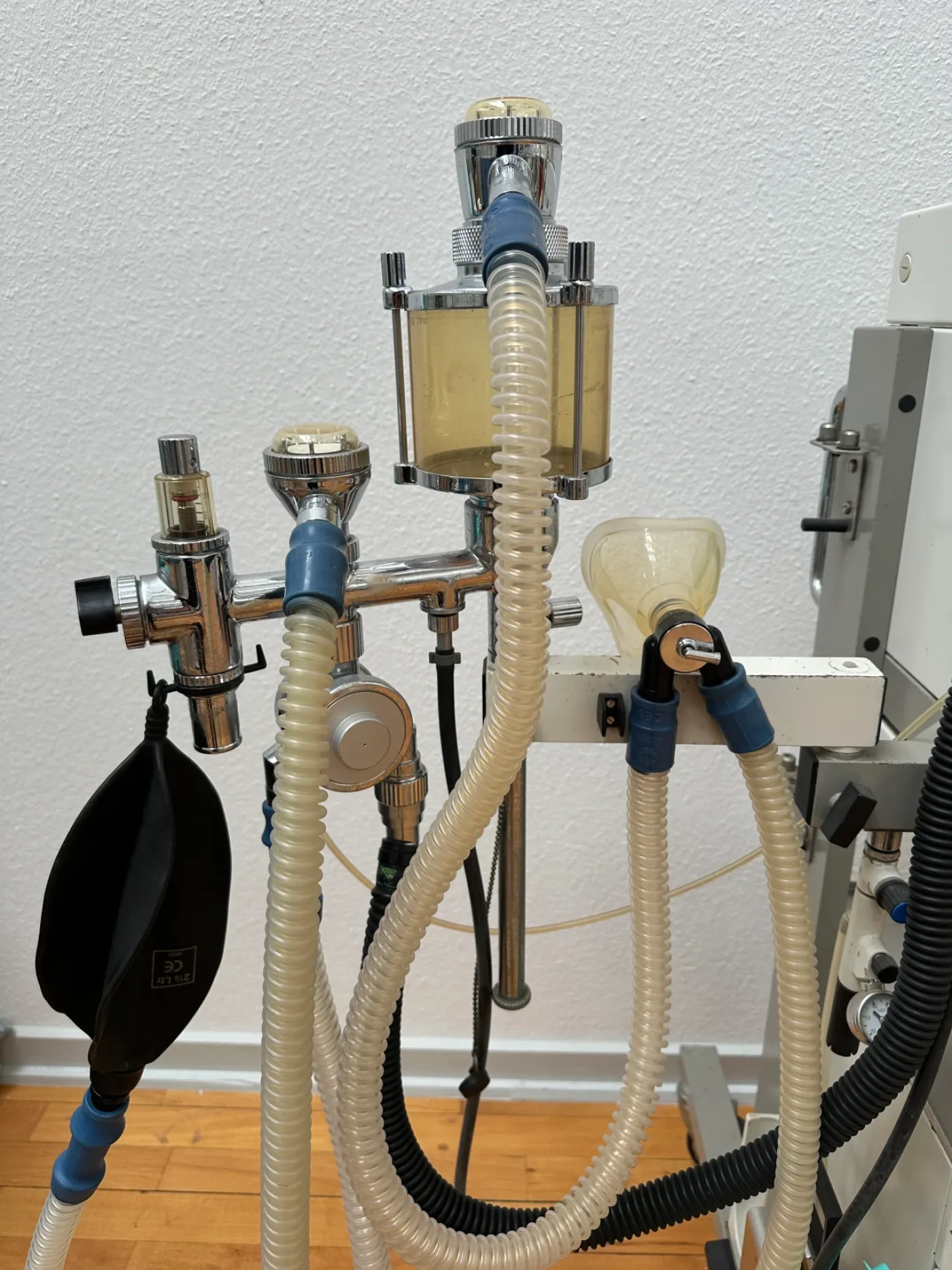 Dräger Sulla 800 V Narkosebeatmungsgerät - 3