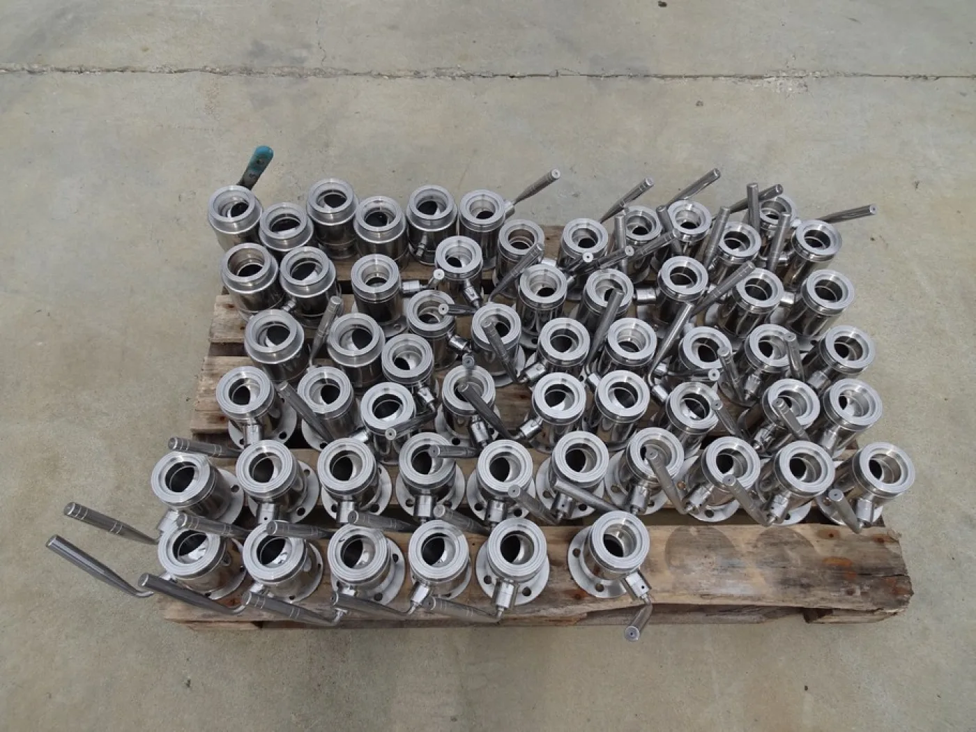 STOCK FLANGED BALL VALVES, SECOND-HAND EQUIPMENT - 3