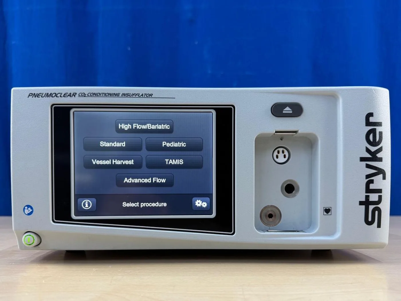 Stryker Pneumo Clear Plus CO2 Conditioning Insufflator YOM: 2017 - 6