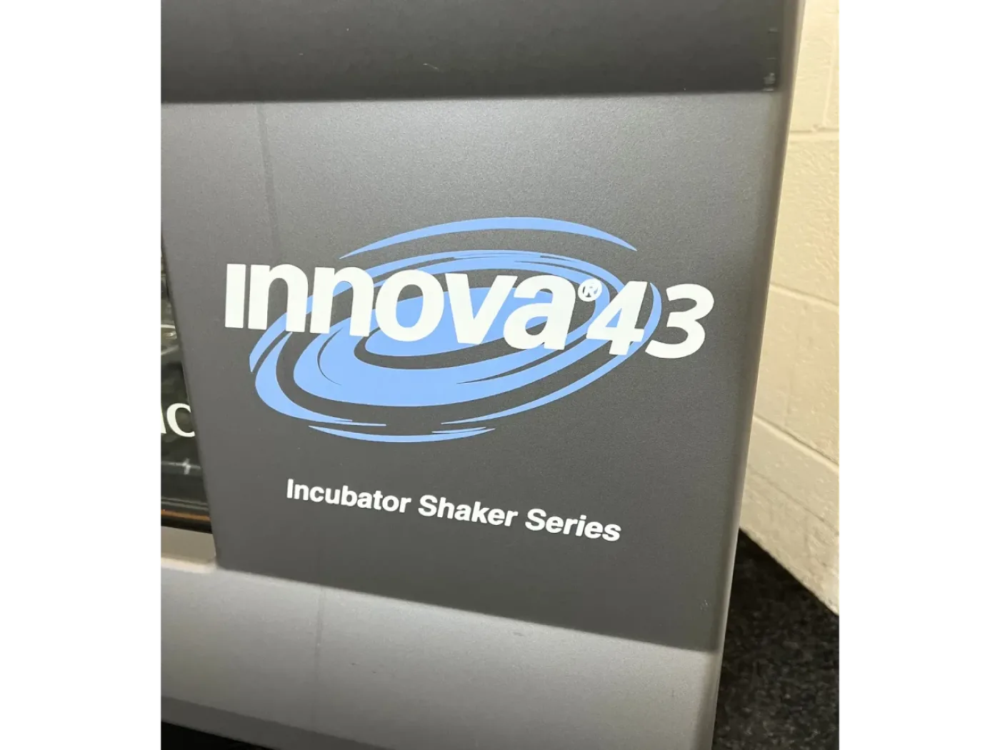 New Brunswick Innova 43 Incubator Shaker - 4