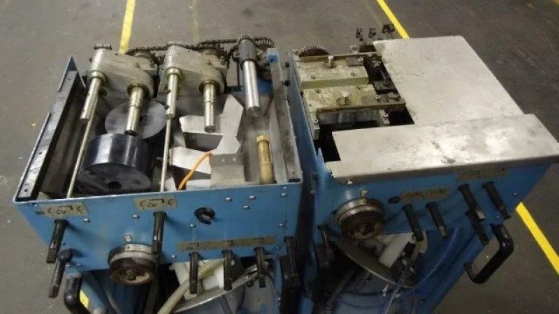 Wohlenberg Master cold glue spine and side glue unit