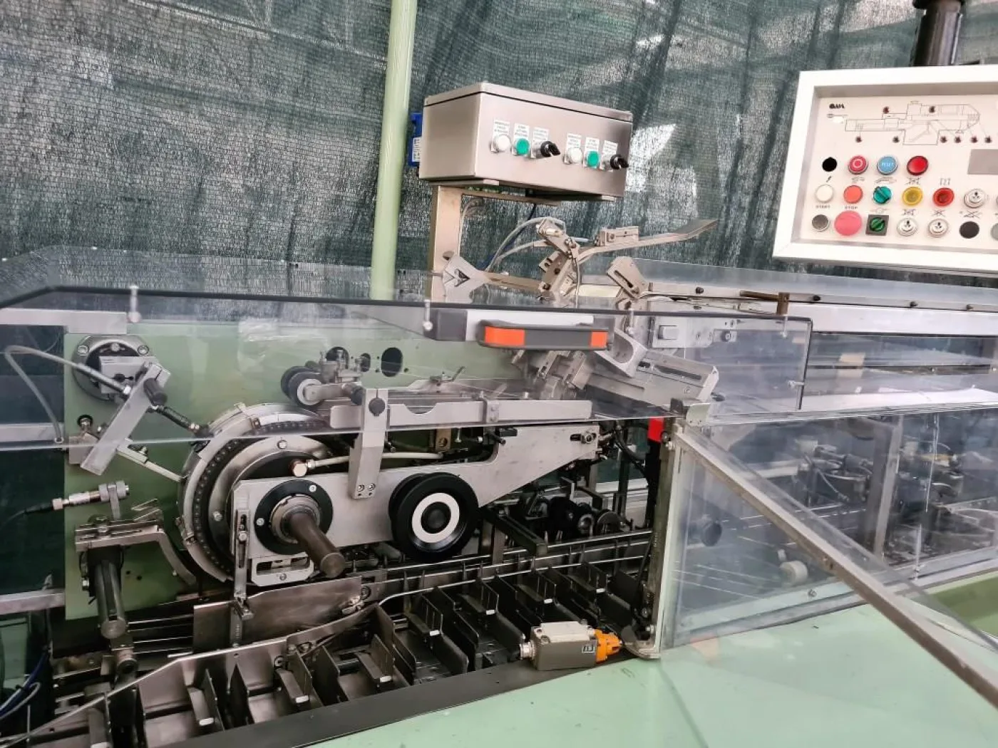 ASTUCCIATRICE ORIZZONTALE A MOVIMENTO CONTINUO – CAM – MOD. HF77 - 8