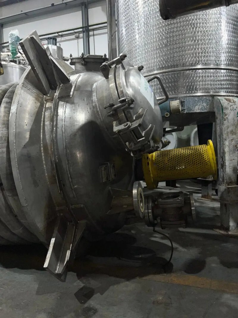 STAINLESS STEEL REACTOR 900 LITERS WITH HALF ROD