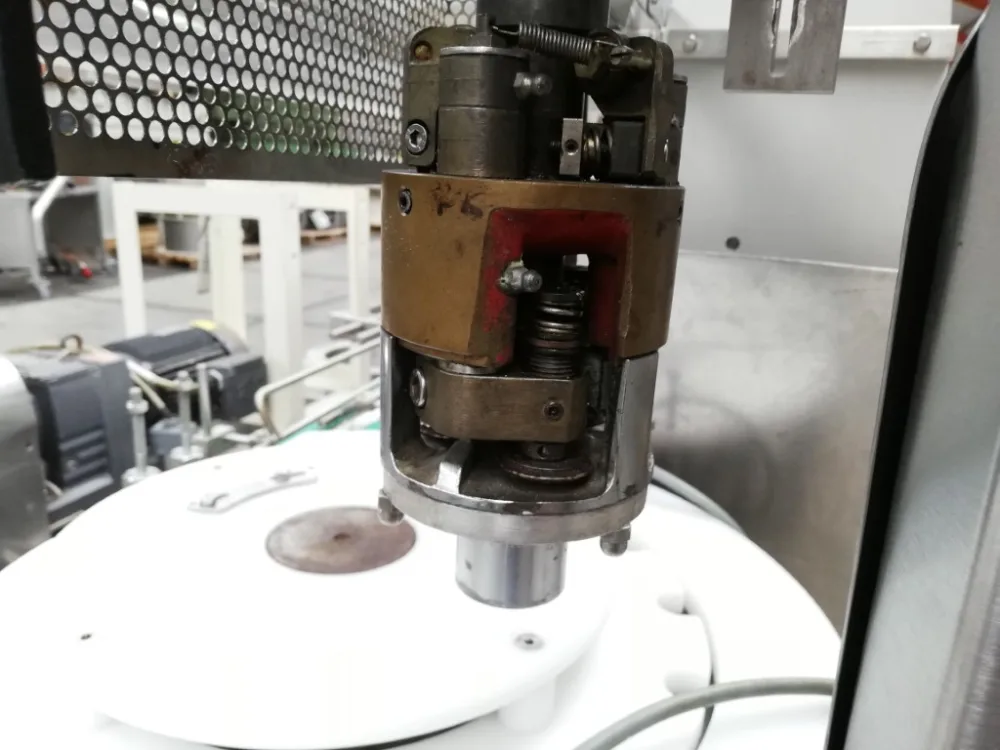 Bausch & Ströbel KSF-1020 - Capper