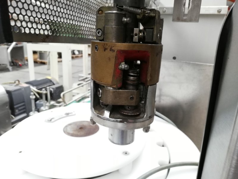 Bausch & Ströbel KSF-1020 - Capper