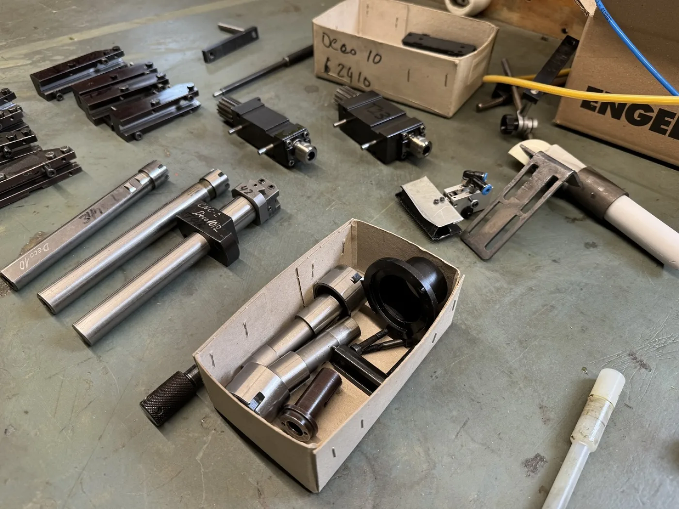 TOUR AUTOMATIQUE CNC TORNOS DECO 10 - 2