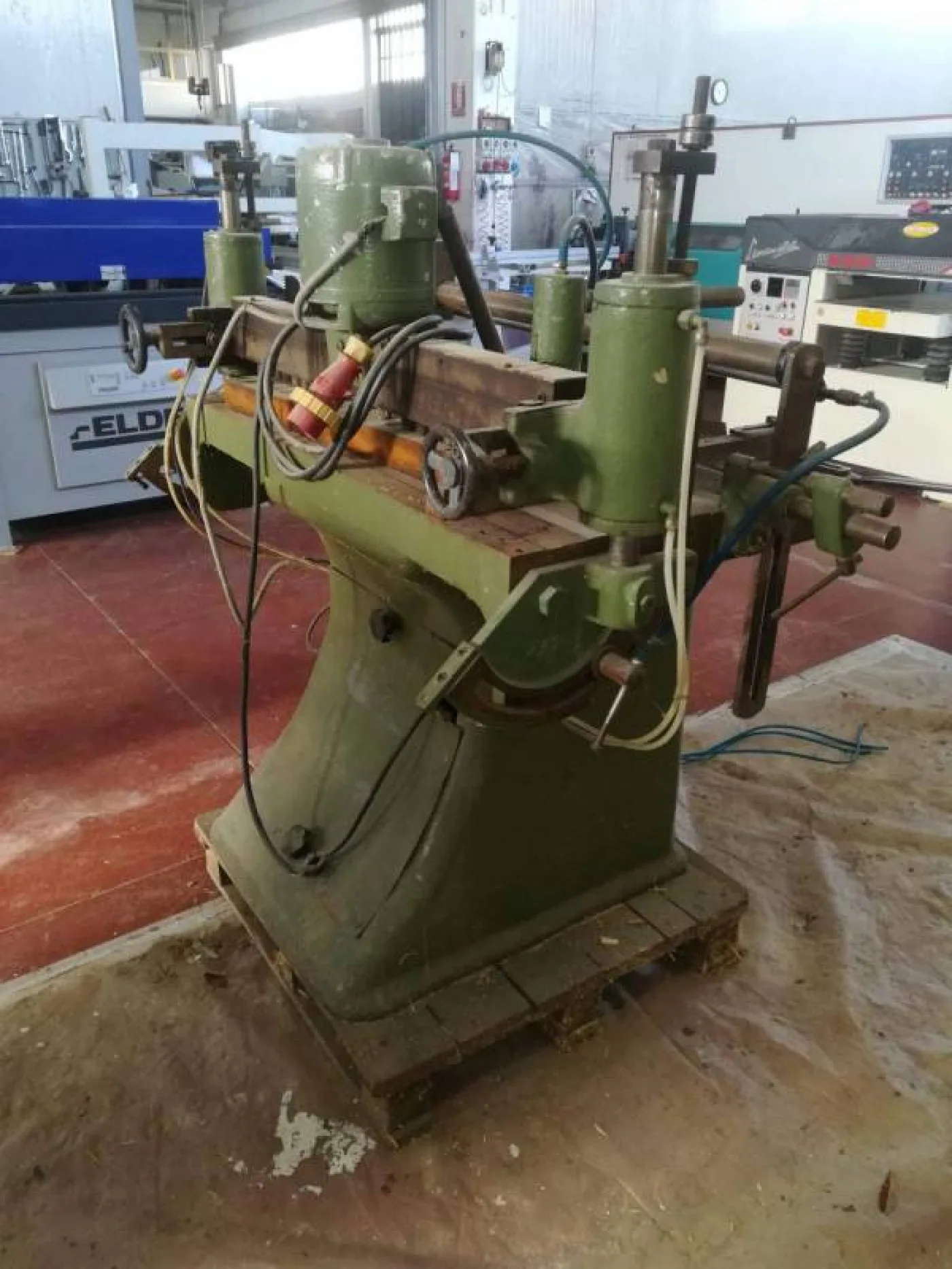 FORATRICE MULTIPLA A 24 MANDRINI - 8