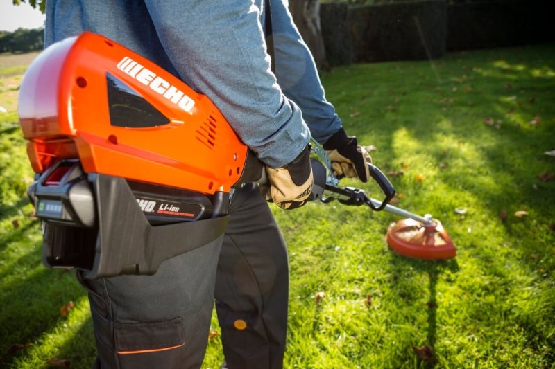 Echo 50v trimmer incl 2Ah accu & snellader.
