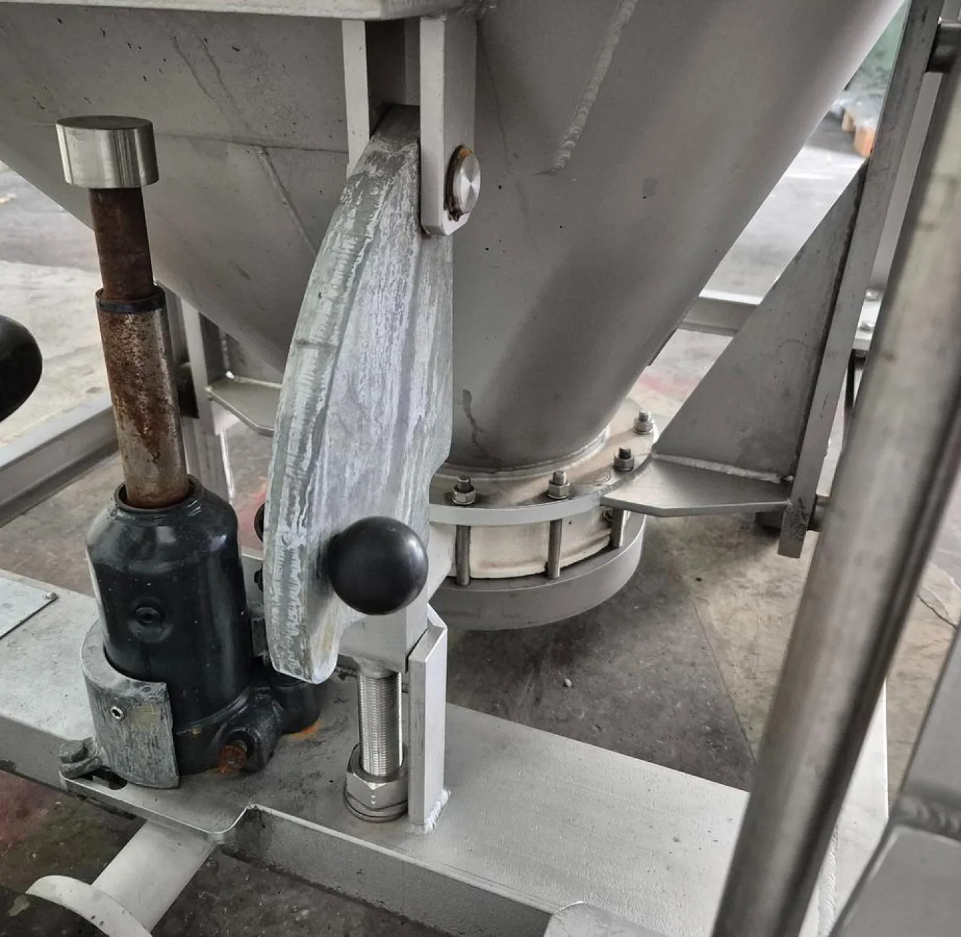 Edelstahl-Maurer AG IBC-Behälter mit Halar-Beschichtung 670 ltr. - 6