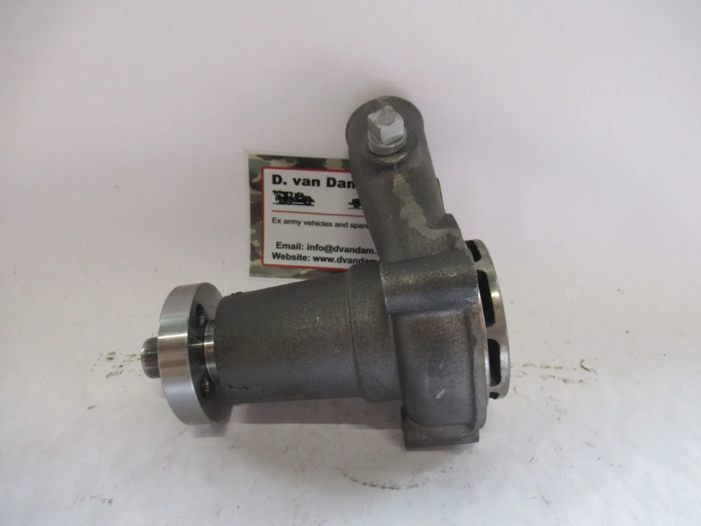 Waterpomp Ford Mutt M151 - 4