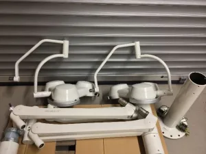 Heraeus Hanaulux 2003 DUO OP-Lampe (Deckenmontage) 1